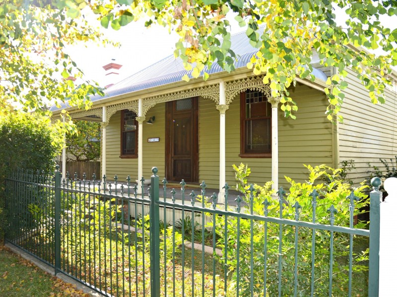 18 Bathurst Street, Singleton NSW 2330