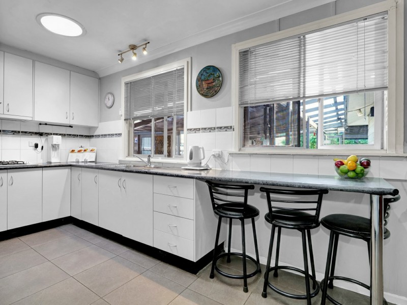 16 Lawson Avenue, Singleton NSW 2330