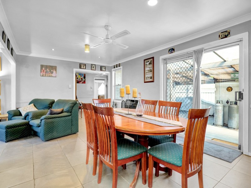 16 Lawson Avenue, Singleton NSW 2330