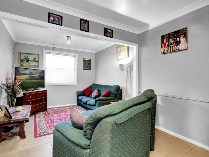 16 Lawson Avenue, Singleton NSW 2330