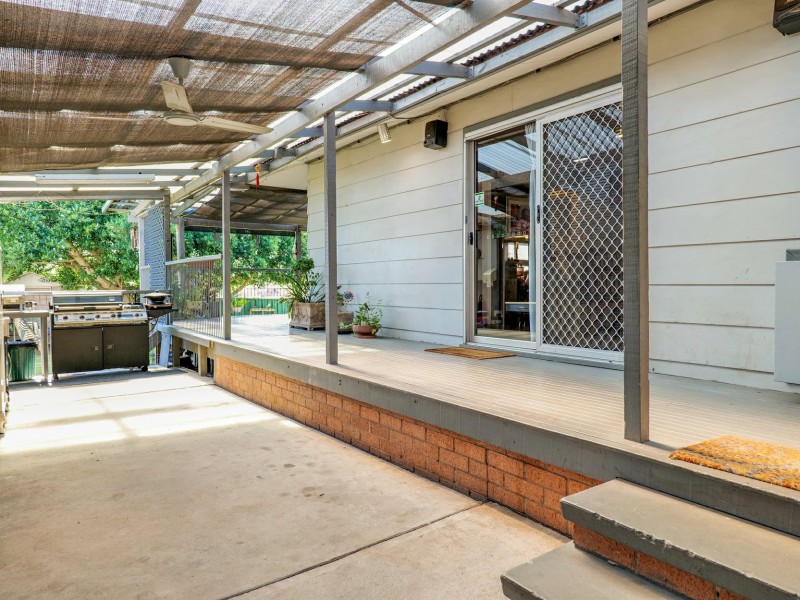 16 Lawson Avenue, Singleton NSW 2330