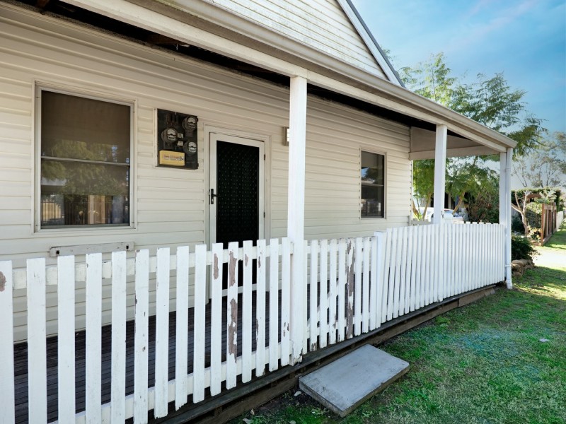 16 Elizabeth Street, Singleton NSW 2330