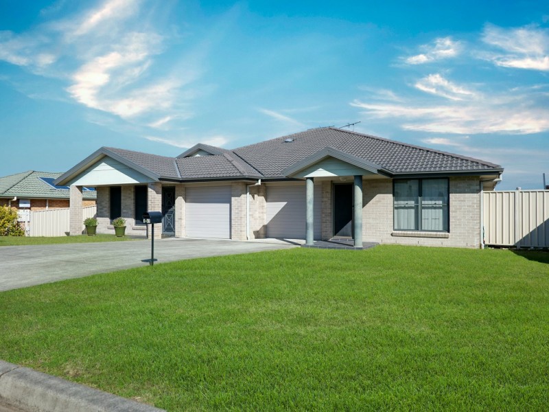 2/67 Casey Drive, Singleton NSW 2330