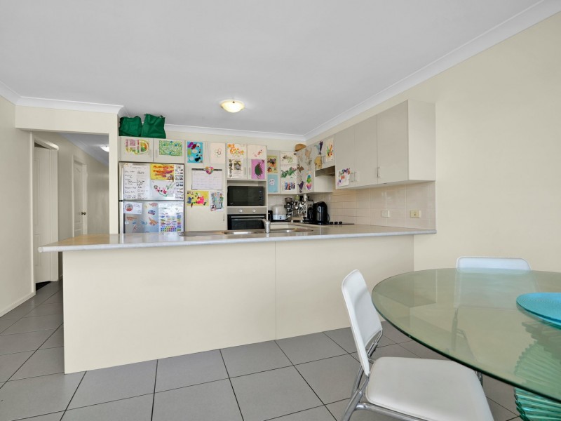 2/67 Casey Drive, Singleton NSW 2330