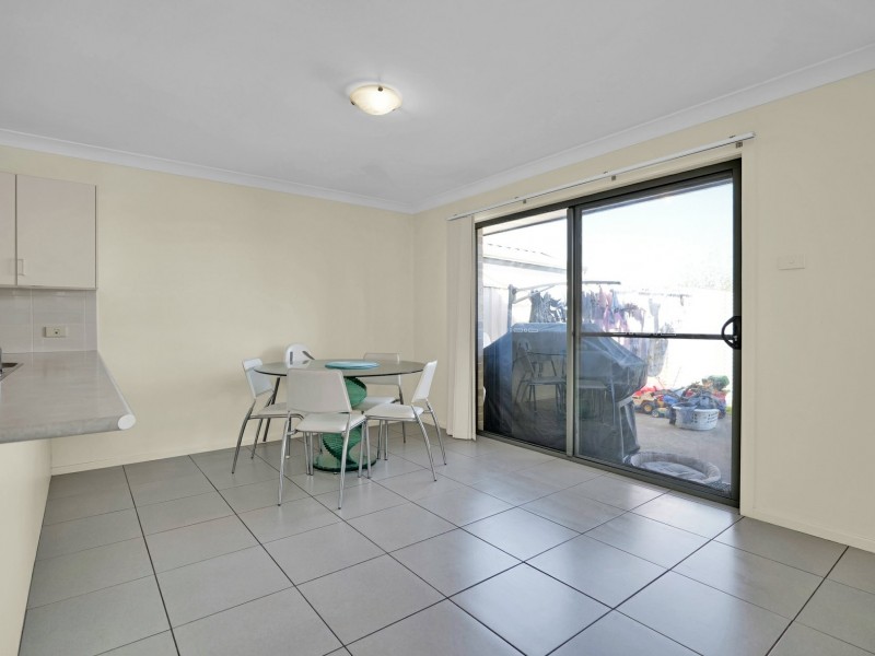 2/67 Casey Drive, Singleton NSW 2330