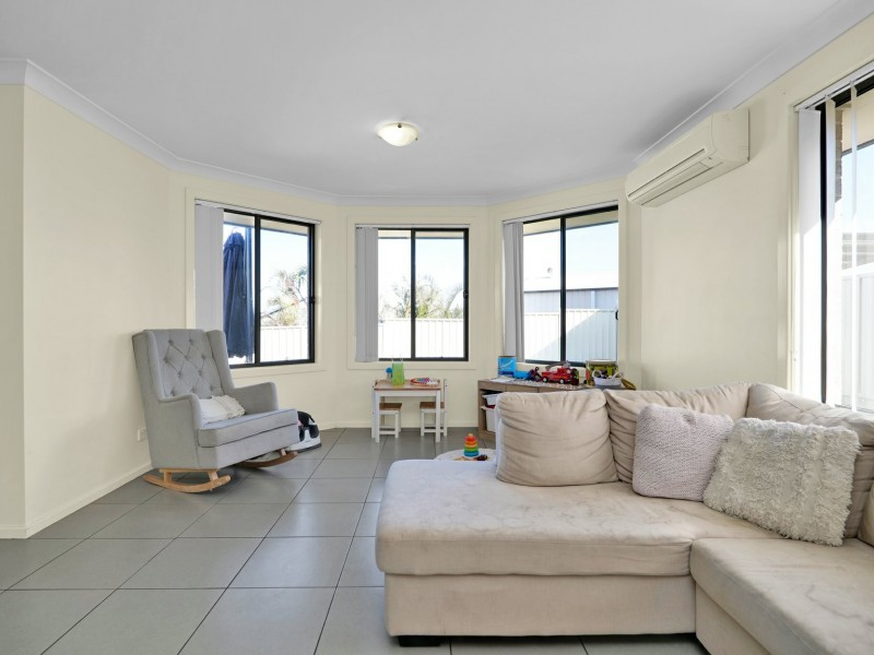 2/67 Casey Drive, Singleton NSW 2330