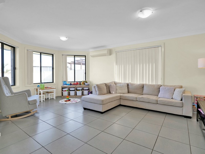 2/67 Casey Drive, Singleton NSW 2330