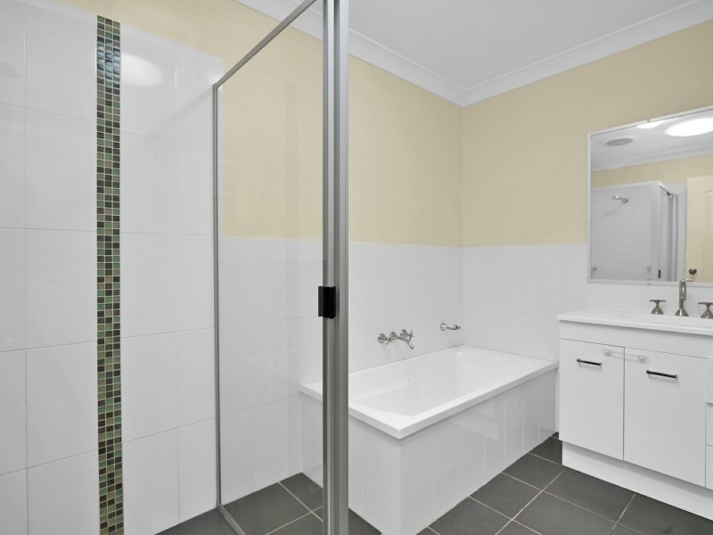 2/67 Casey Drive, Singleton NSW 2330
