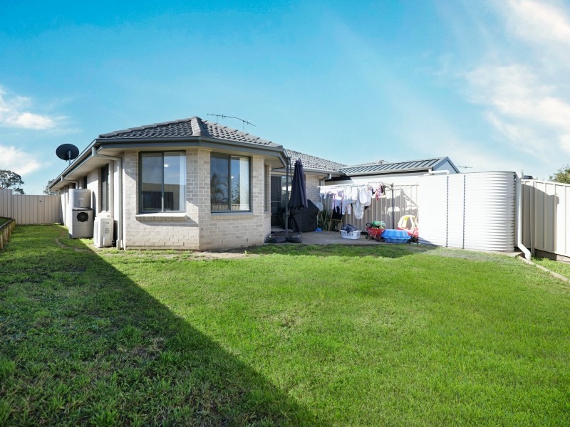 2/67 Casey Drive, Singleton NSW 2330