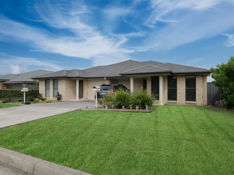 2/27 Broomfield Crescent, Singleton NSW 2330