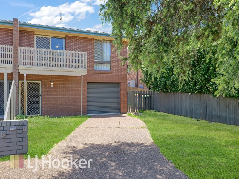 2/8 Button Close, Singleton NSW 2330