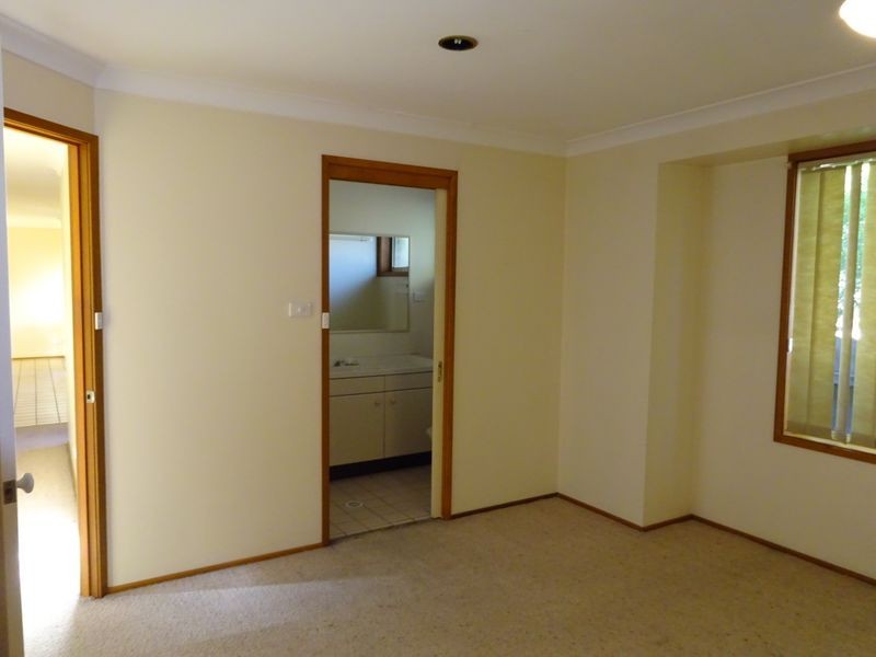 8A Heather Place, Singleton NSW 2330