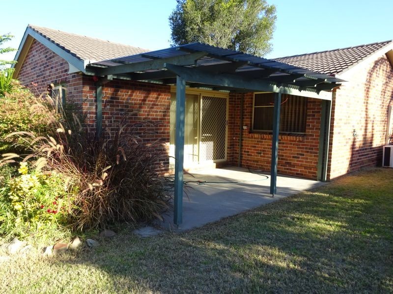 8A Heather Place, Singleton NSW 2330