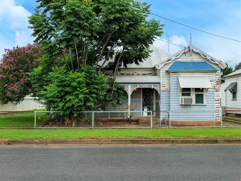 49 Pitt Street, Singleton NSW 2330