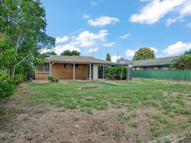 73 Lawson Avenue, Singleton NSW 2330