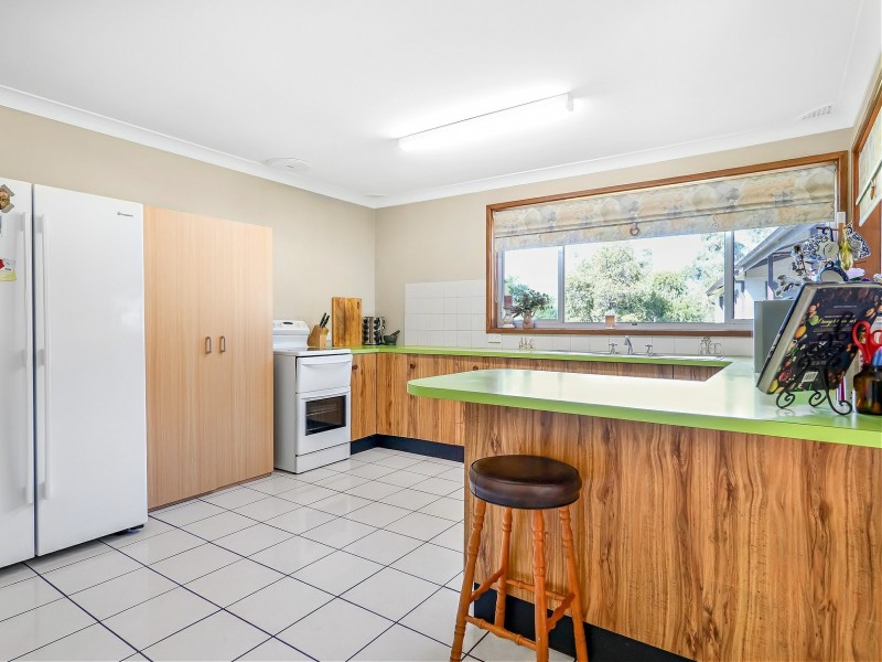 13 Watts Close, Singleton NSW 2330