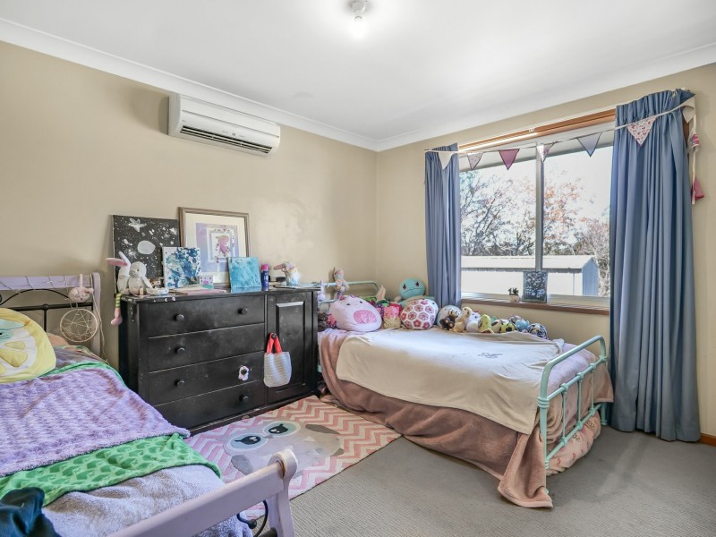 13 Watts Close, Singleton NSW 2330