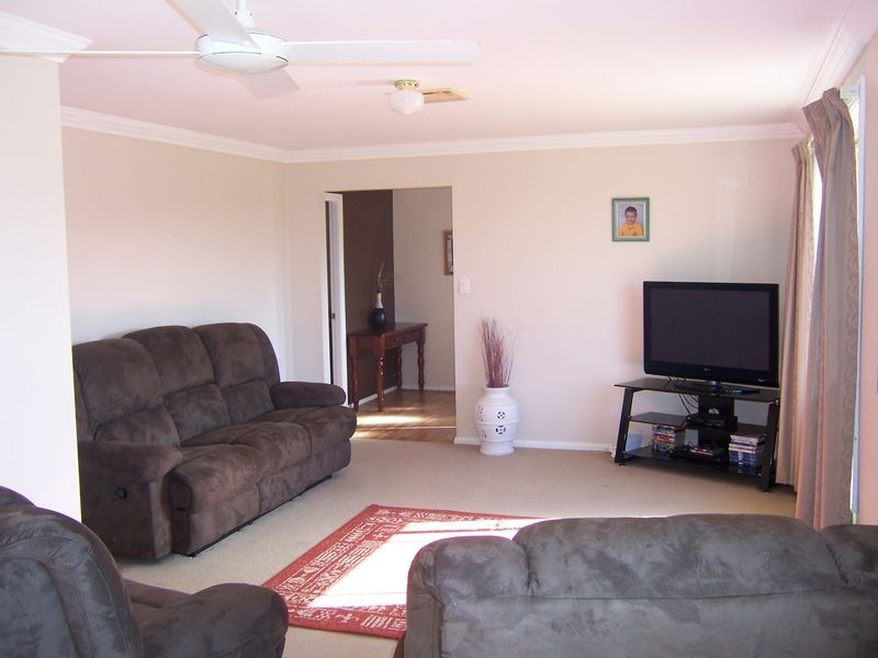 2 Gould Close, Singleton NSW 2330