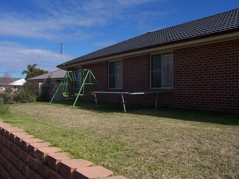 2 Gould Close, Singleton NSW 2330