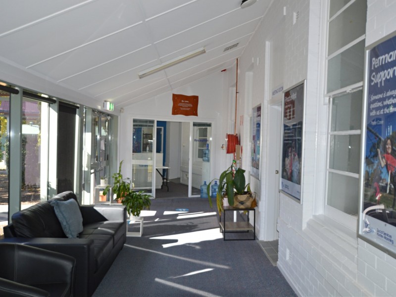 2/16 Cambridge Street, Singleton NSW 2330