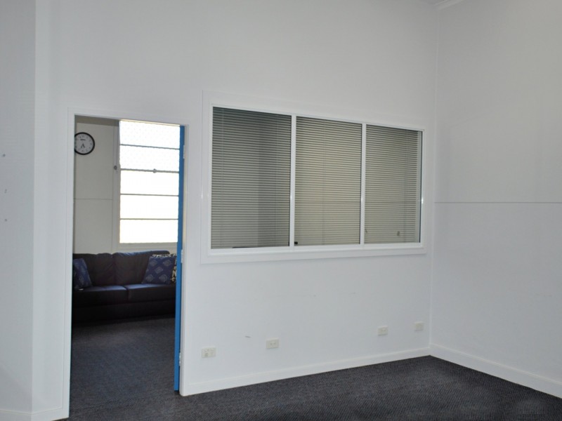 2/16 Cambridge Street, Singleton NSW 2330