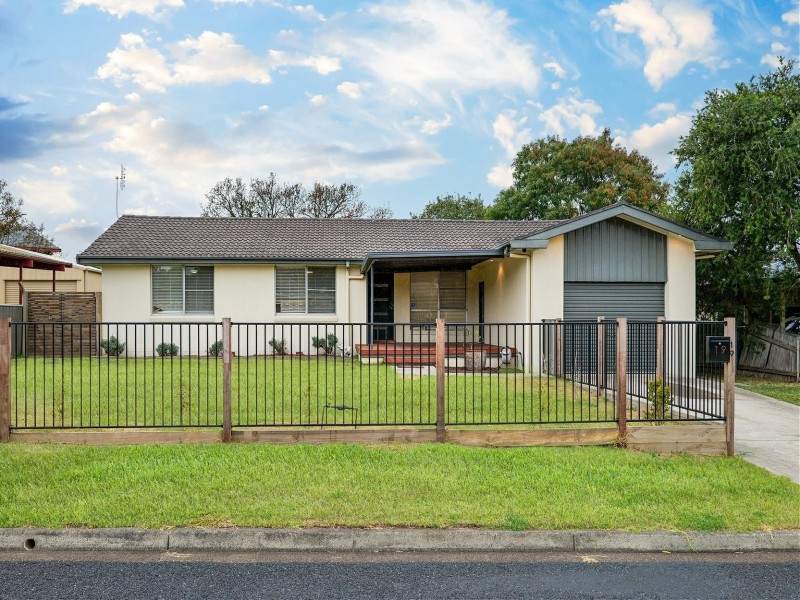 19 James Cook Avenue, Singleton NSW 2330