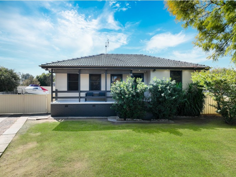 4 Moore Close, Singleton NSW 2330