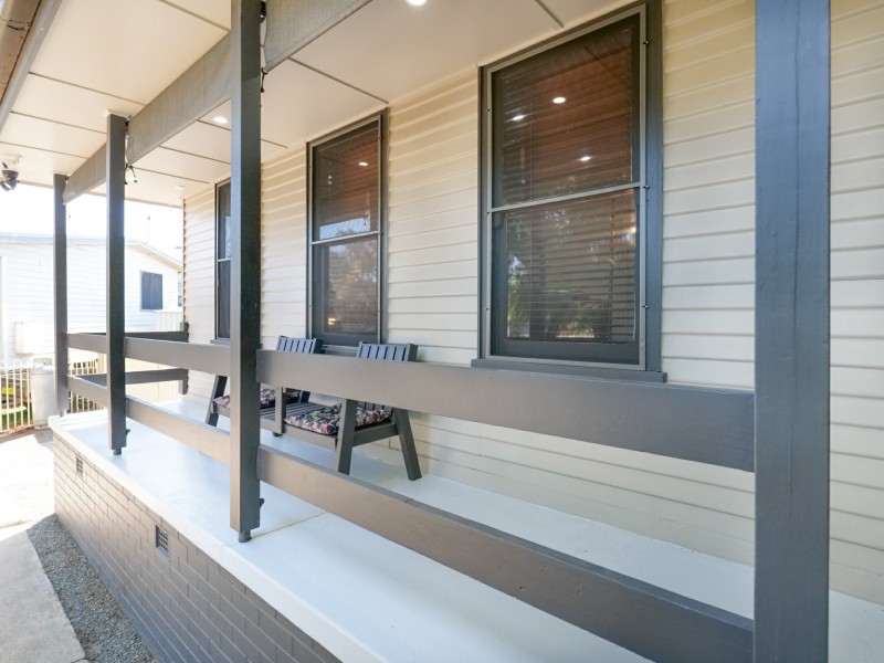 4 Moore Close, Singleton NSW 2330