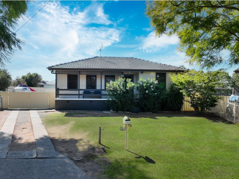 4 Moore Close, Singleton NSW 2330
