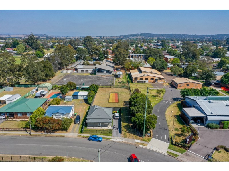 1 Orchard Avenue, Singleton NSW 2330