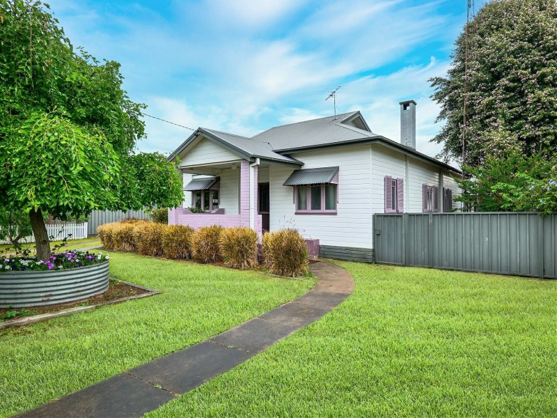 69 Castlereagh Street, Singleton NSW 2330