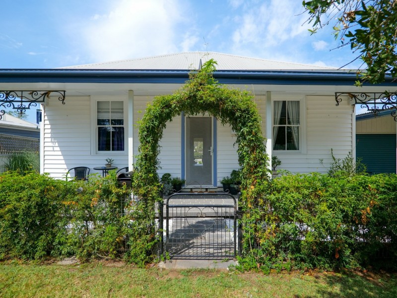 2 Rothbury Street, North Rothbury NSW 2335