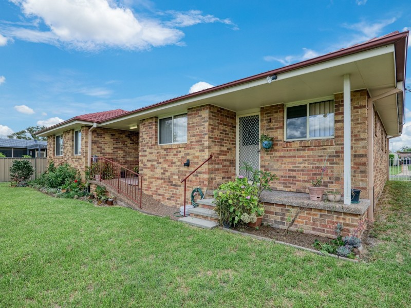 8 Asquith Avenue, Singleton NSW 2330