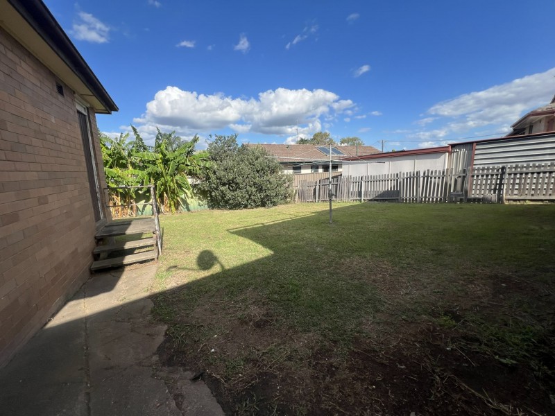 13 Blaxland Avenue, Singleton NSW 2330