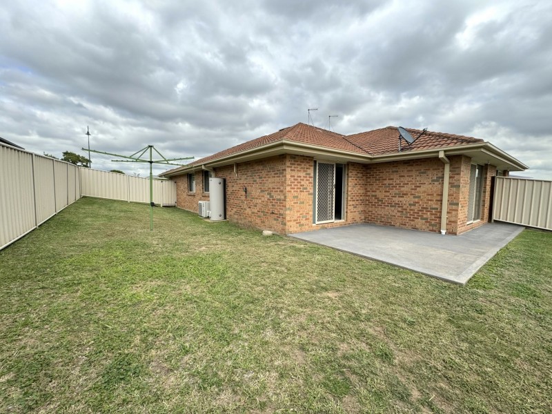 2/12 Plashett Circuit, Muswellbrook NSW 2333