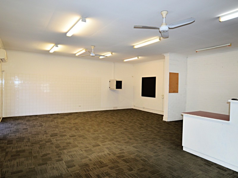 2/96 John Street, Singleton NSW 2330