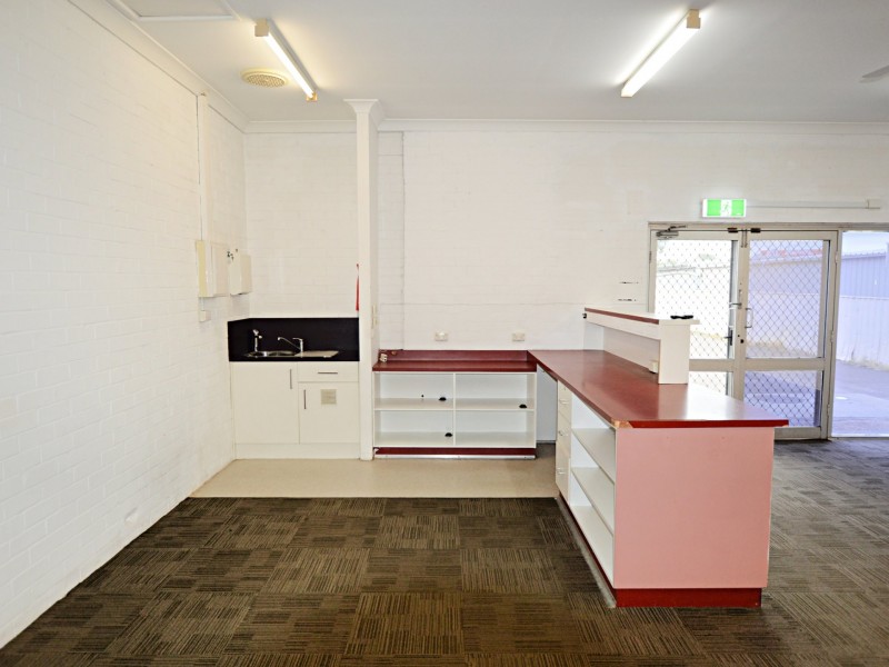 2/96 John Street, Singleton NSW 2330