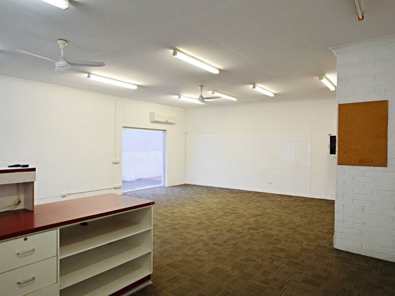 2/96 John Street, Singleton NSW 2330