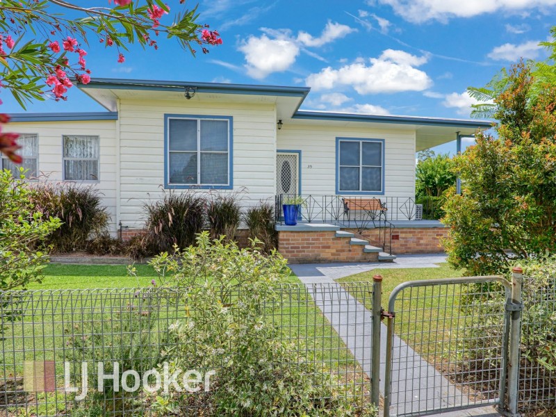 35 Branxton Street, Greta NSW 2334