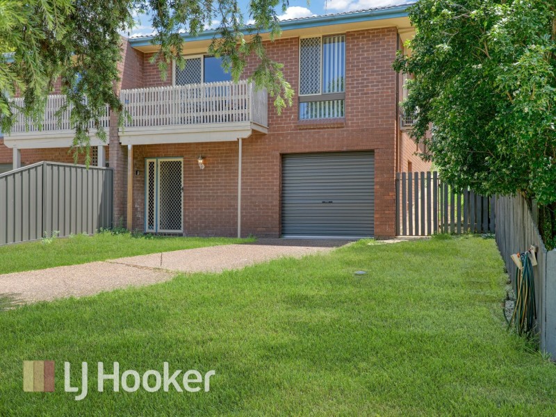 8 Button Close, Singleton NSW 2330