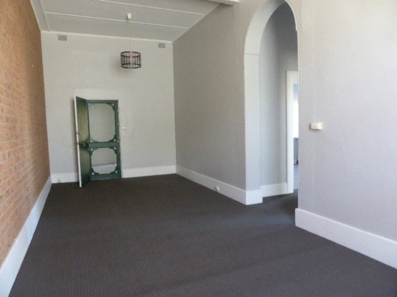 2/255 John Street, Singleton NSW 2330