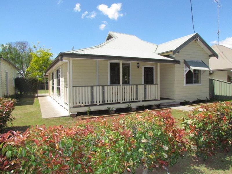 6 Bathurst Street, Singleton NSW 2330