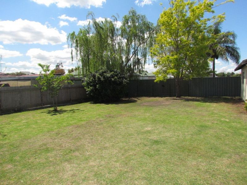 6 Bathurst Street, Singleton NSW 2330