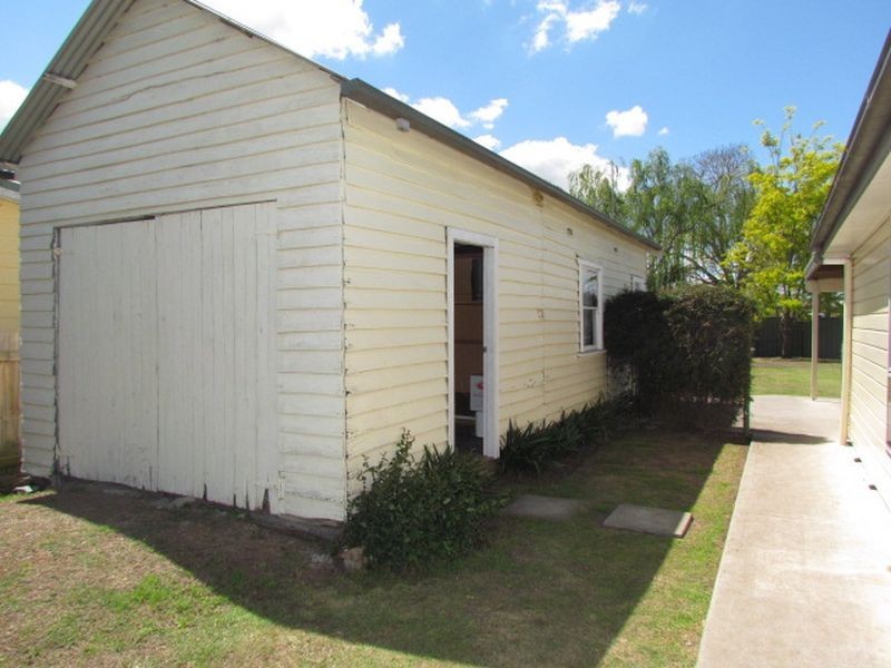 6 Bathurst Street, Singleton NSW 2330