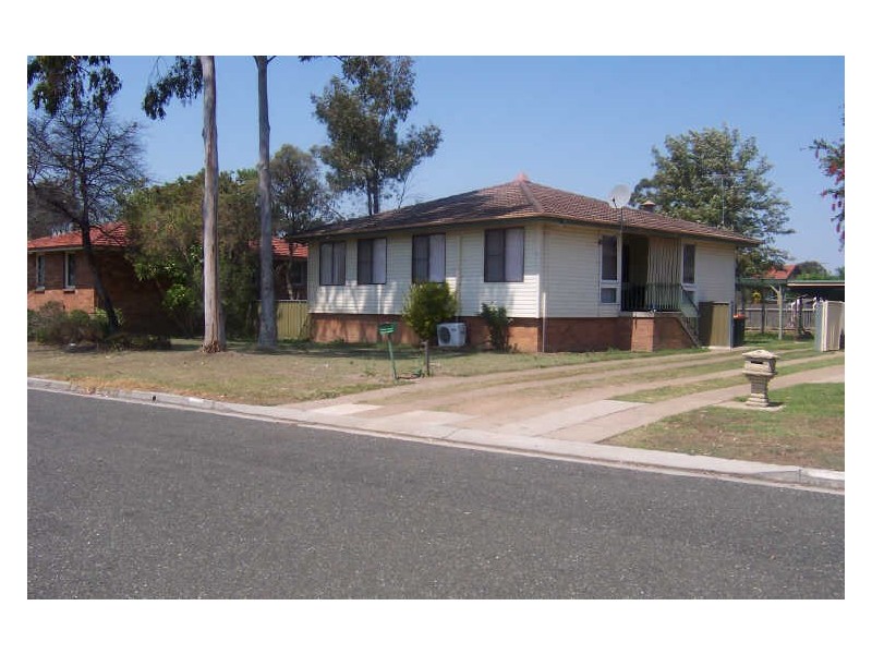 7 Waterhouse Avenue, Singleton NSW 2330