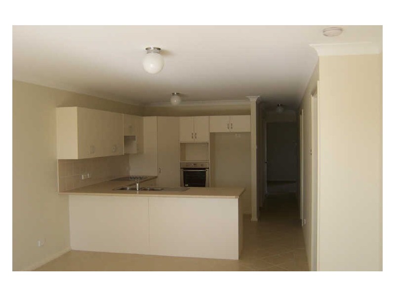 2/104 Casey Drive, Singleton NSW 2330