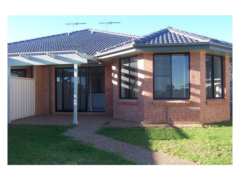 2/81 Casey Drive, Singleton NSW 2330