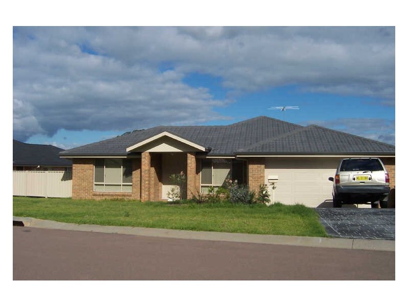 18 James House Close, Singleton NSW 2330