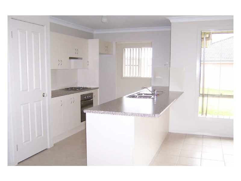 18 James House Close, Singleton NSW 2330