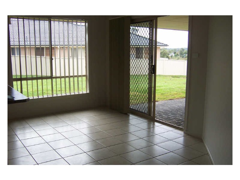 18 James House Close, Singleton NSW 2330